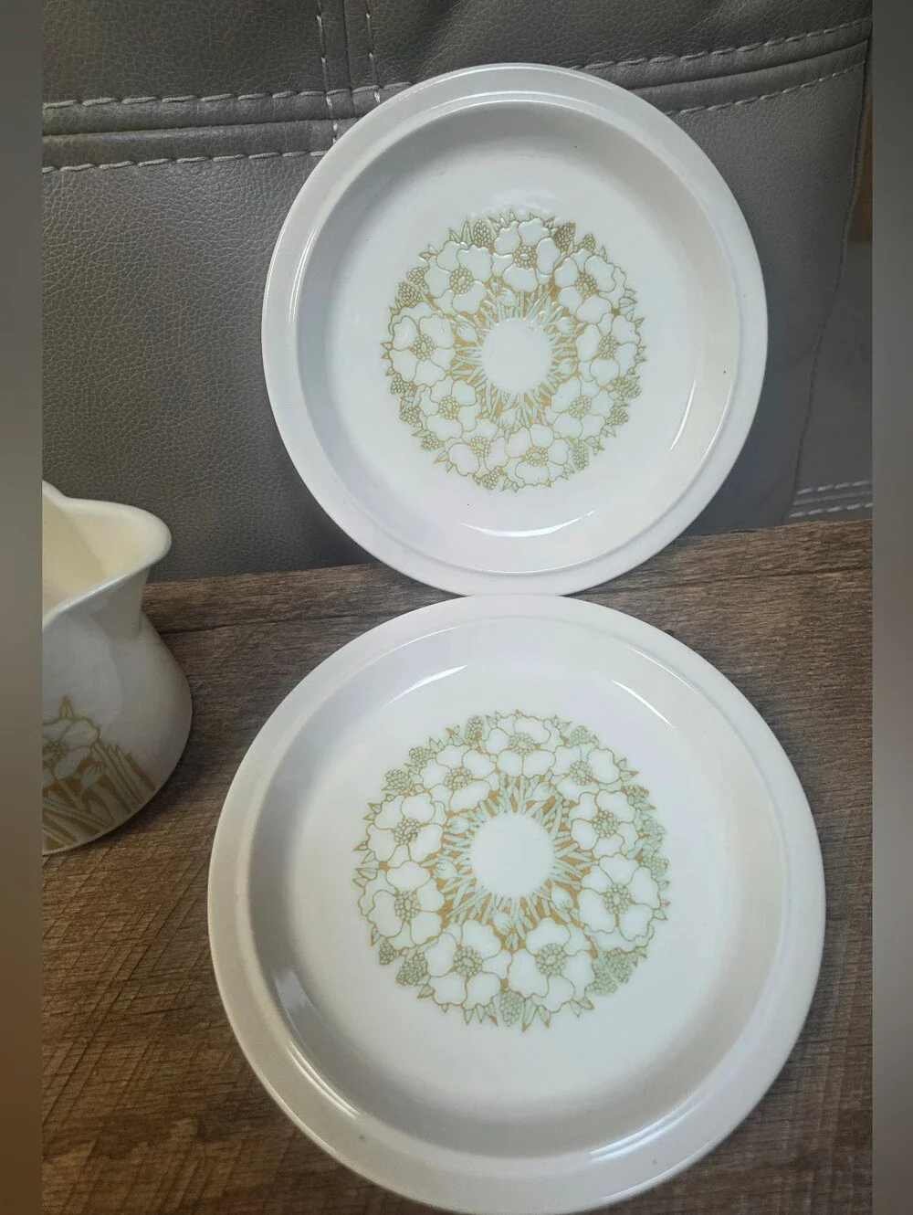 5 Pieces Vintage Hornsea England Pottery in the Fleur pattern ~ Bin 1E